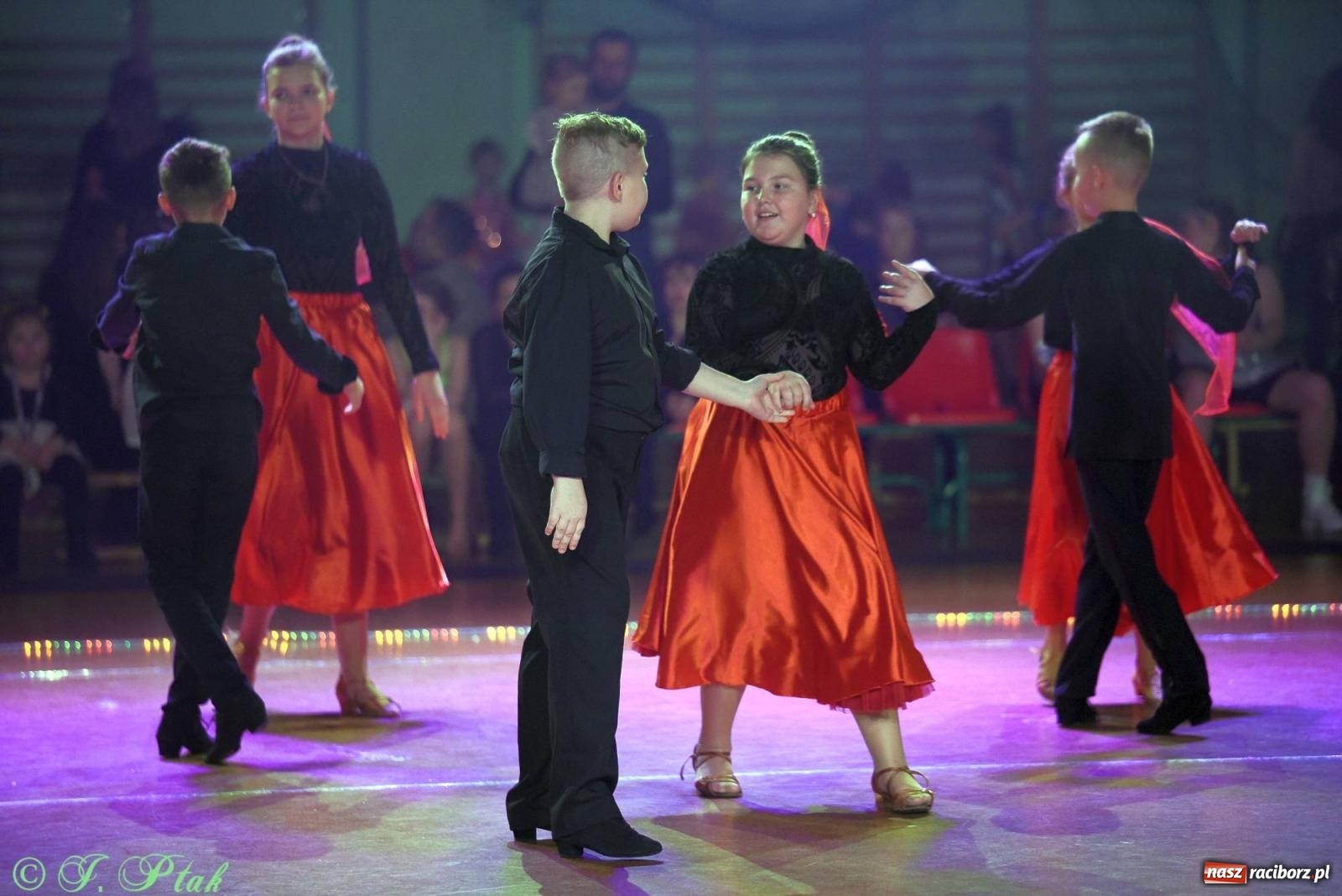 Zdjęcie w galerii na portalu naszraciborz.pl: XVI Karnawałowa Rewia Tańca w Raciborzu - dzień drugi [FOTO i WIDEO] wiadomości z regionu
