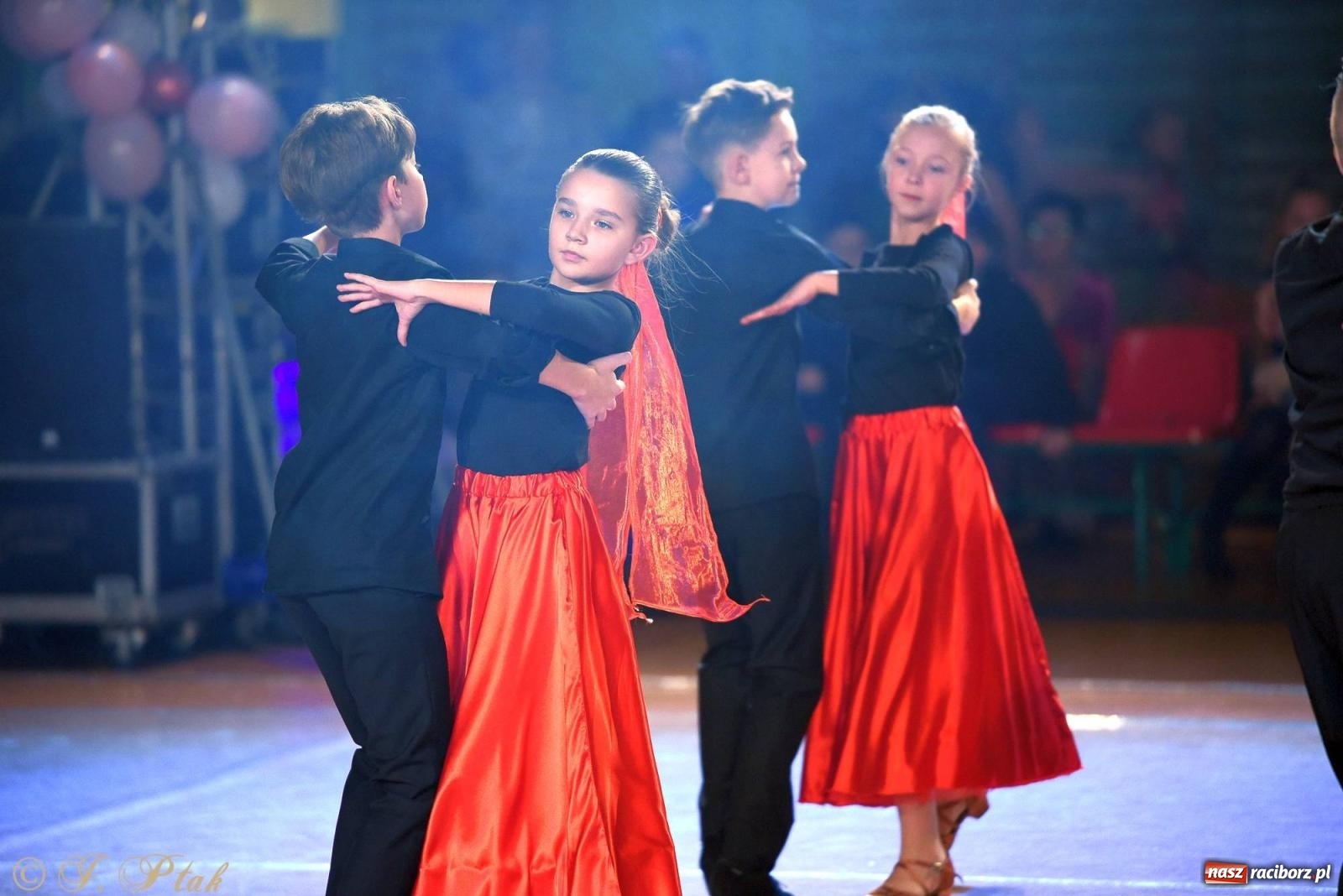 Zdjęcie w galerii na portalu naszraciborz.pl: XVI Karnawałowa Rewia Tańca w Raciborzu - dzień drugi [FOTO i WIDEO] wiadomości z regionu