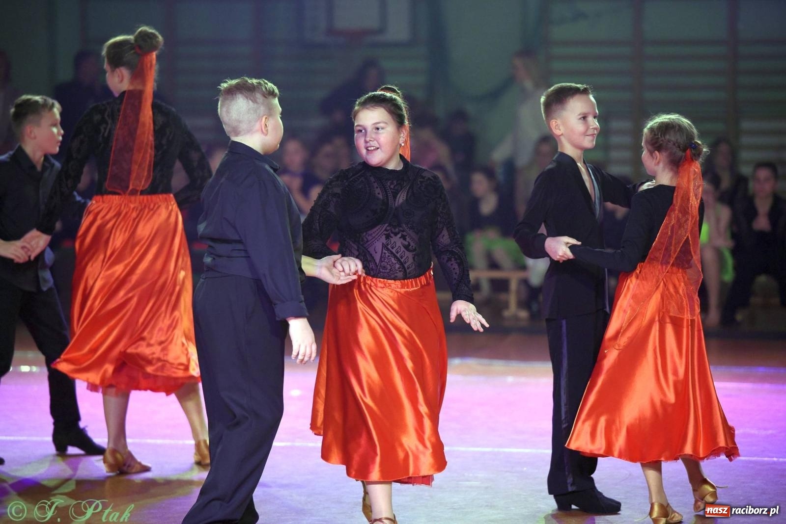 Zdjęcie w galerii na portalu naszraciborz.pl: XVI Karnawałowa Rewia Tańca w Raciborzu - dzień drugi [FOTO i WIDEO] wiadomości z regionu