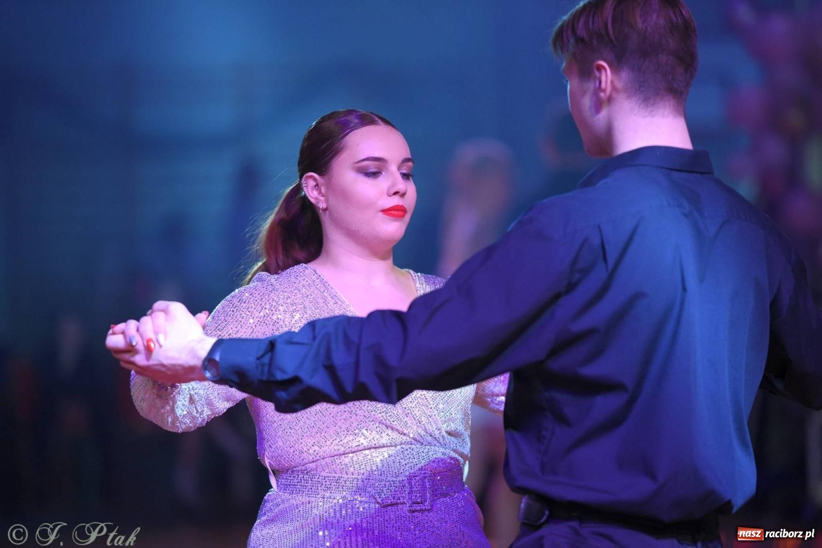 Zdjęcie w galerii na portalu naszraciborz.pl: XVI Karnawałowa Rewia Tańca w Raciborzu - dzień drugi [FOTO i WIDEO] wiadomości z regionu