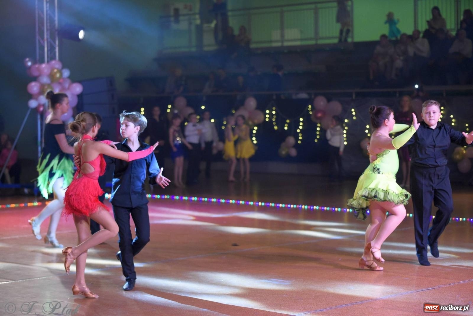Zdjęcie w galerii na portalu naszraciborz.pl: XVI Karnawałowa Rewia Tańca w Raciborzu - dzień drugi [FOTO i WIDEO] wiadomości z regionu