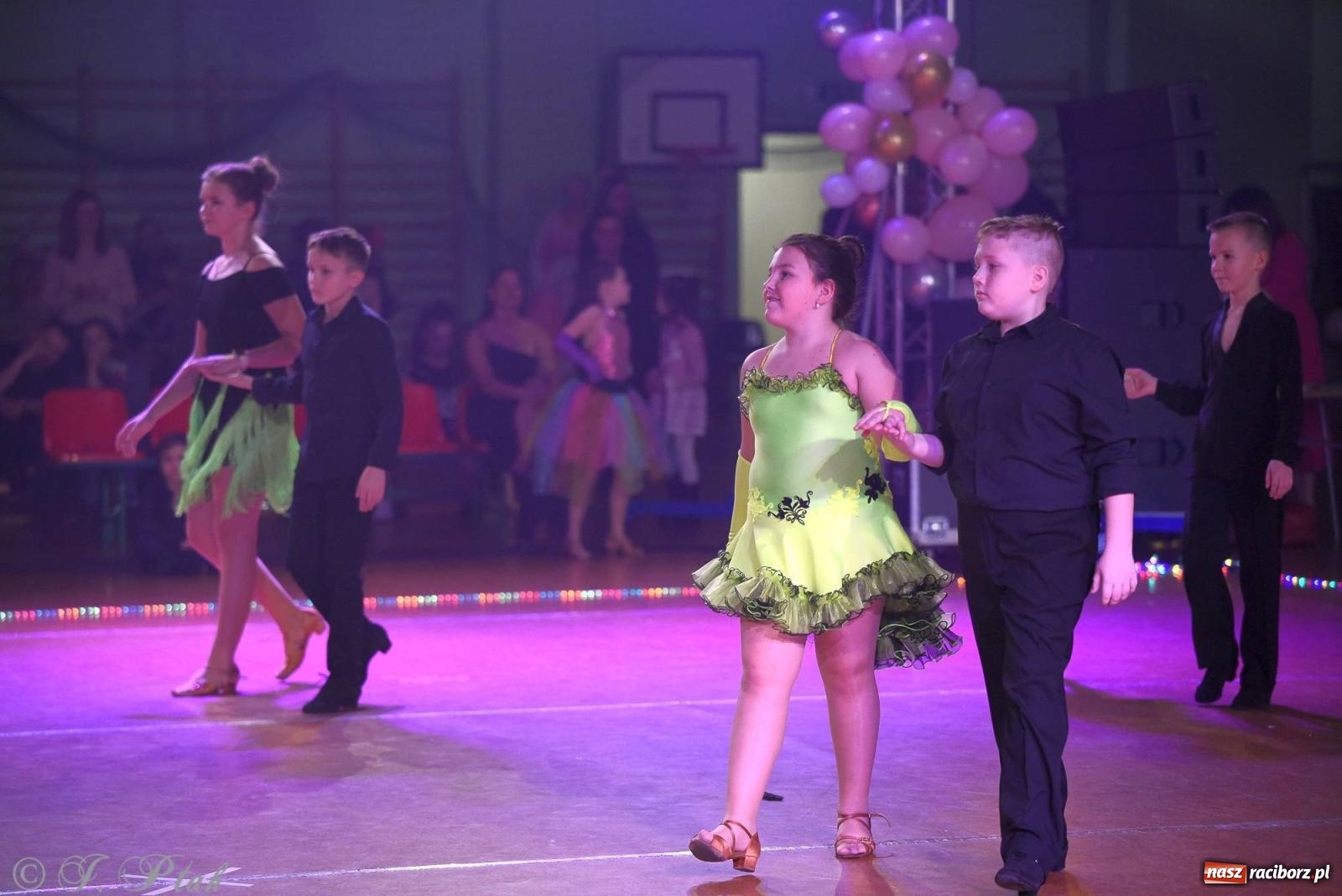 Zdjęcie w galerii na portalu naszraciborz.pl: XVI Karnawałowa Rewia Tańca w Raciborzu - dzień drugi [FOTO i WIDEO] wiadomości z regionu