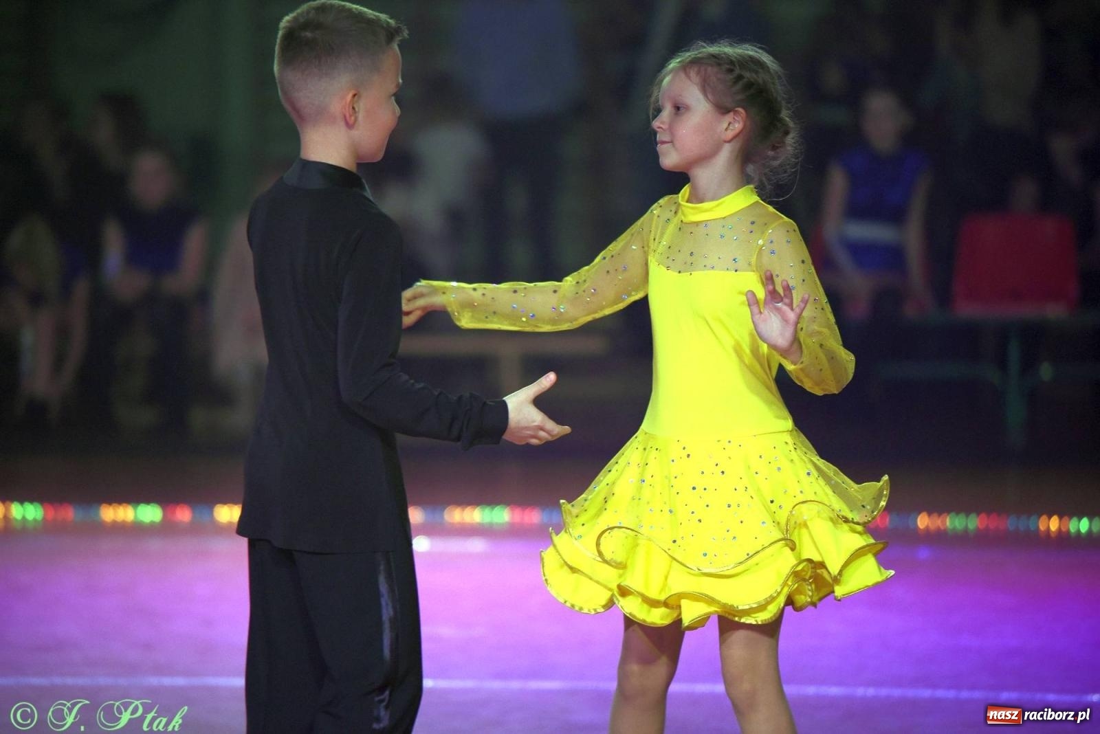 Zdjęcie w galerii na portalu naszraciborz.pl: XVI Karnawałowa Rewia Tańca w Raciborzu - dzień drugi [FOTO i WIDEO] wiadomości z regionu