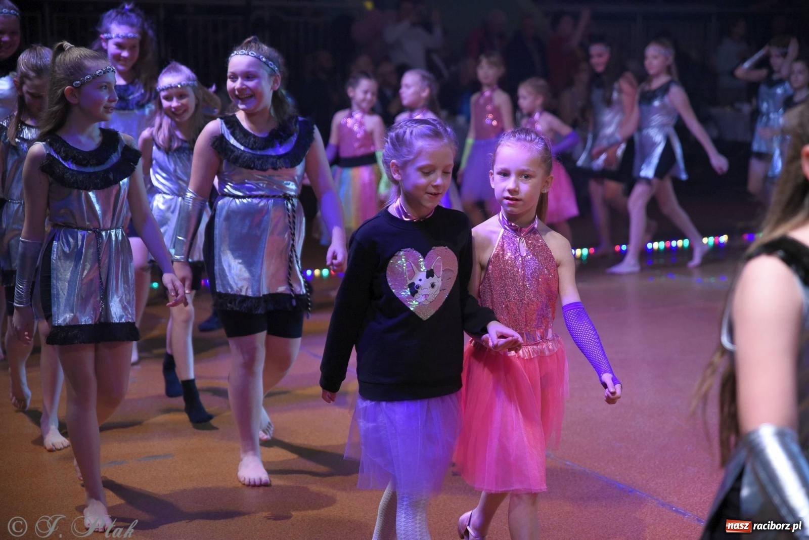 Zdjęcie w galerii na portalu naszraciborz.pl: XVI Karnawałowa Rewia Tańca w Raciborzu - dzień drugi [FOTO i WIDEO] wiadomości z regionu
