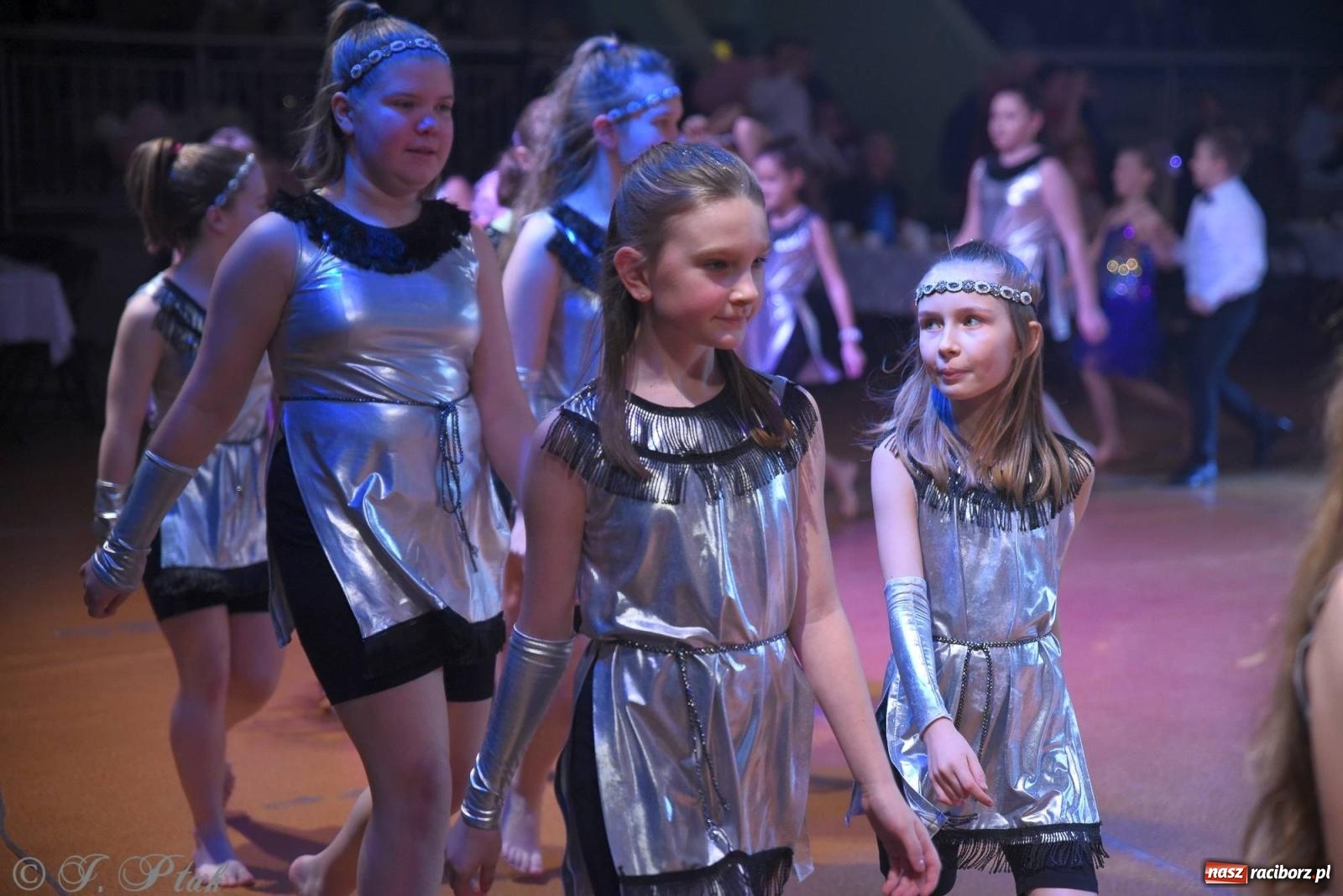 Zdjęcie w galerii na portalu naszraciborz.pl: XVI Karnawałowa Rewia Tańca w Raciborzu - dzień drugi [FOTO i WIDEO] wiadomości z regionu
