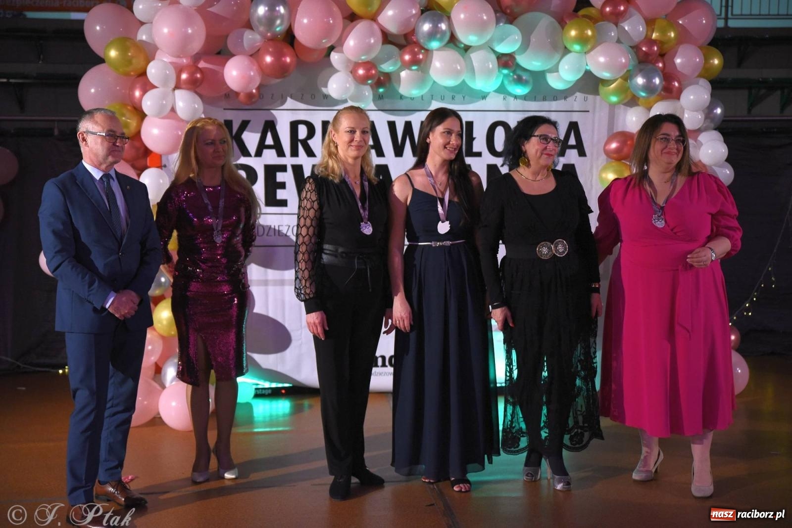 Zdjęcie w galerii na portalu naszraciborz.pl: XVI Karnawałowa Rewia Tańca w Raciborzu - dzień drugi [FOTO i WIDEO] wiadomości z regionu