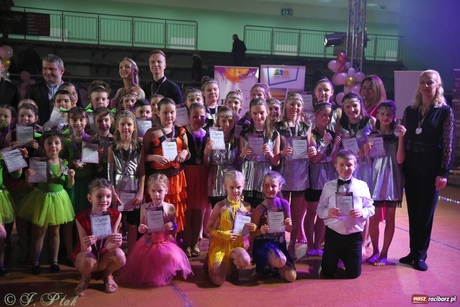 Zdjęcie w galerii na portalu naszraciborz.pl: XVI Karnawałowa Rewia Tańca w Raciborzu - dzień drugi [FOTO i WIDEO] wiadomości z regionu