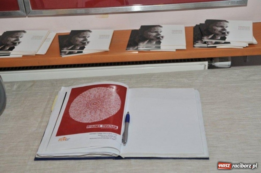 Zdjęcie w galerii na portalu naszraciborz.pl: Obrazy malowane światłem w RCI wiadomości z regionu