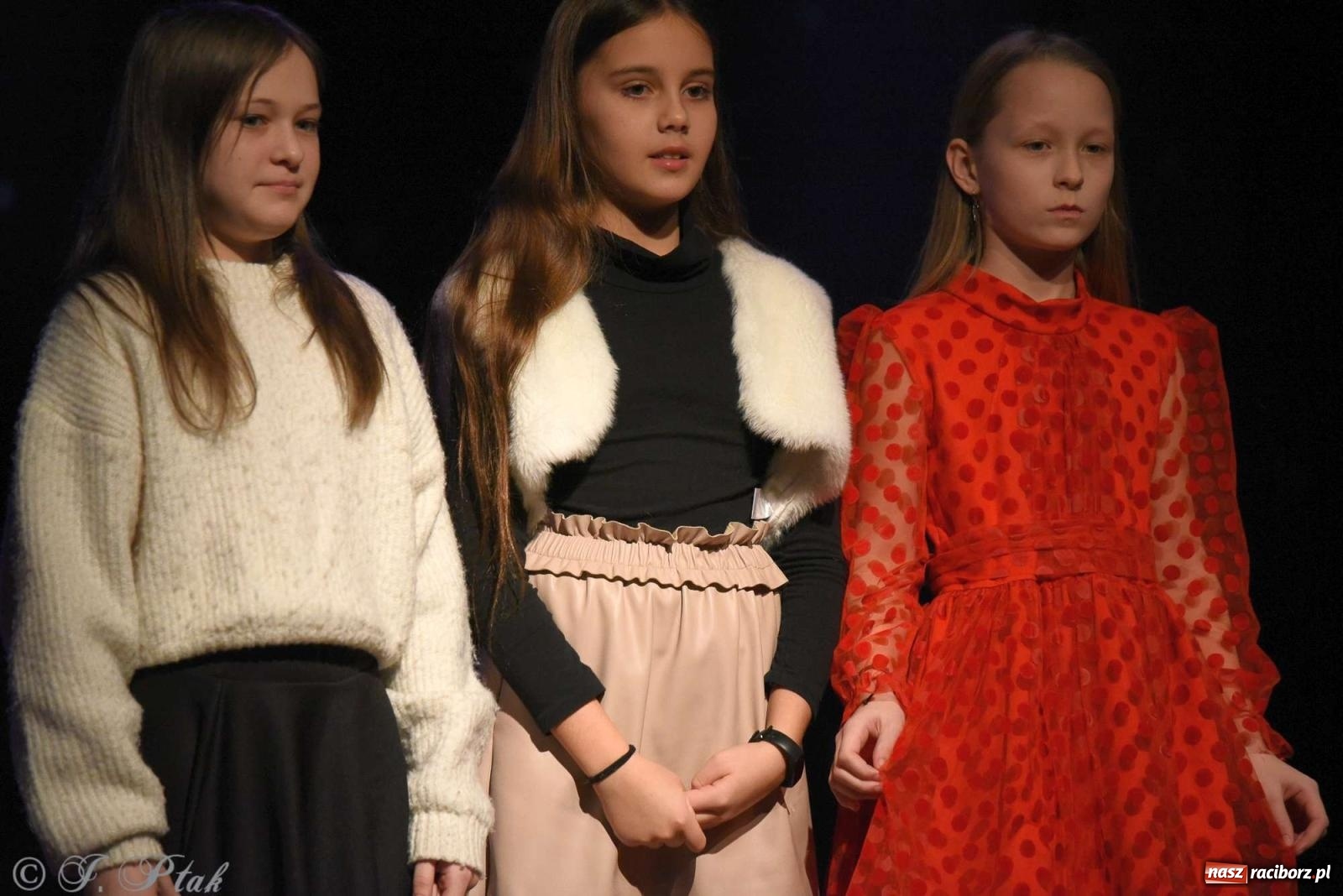 Zdjęcie w galerii na portalu naszraciborz.pl: Koncert zimowy na scenie w MDK-u wiadomości z regionu