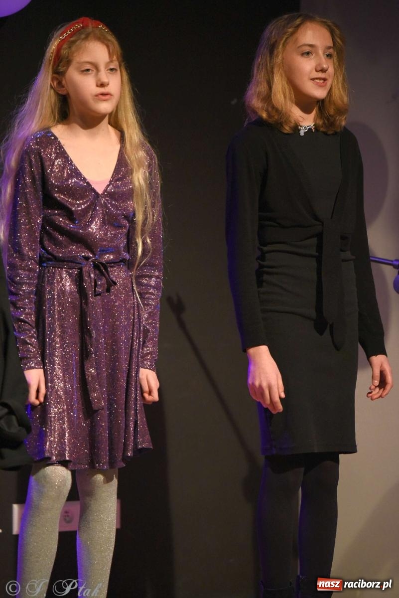 Zdjęcie w galerii na portalu naszraciborz.pl: Koncert zimowy na scenie w MDK-u wiadomości z regionu