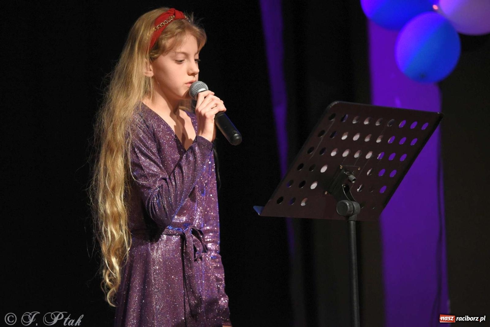 Zdjęcie w galerii na portalu naszraciborz.pl: Koncert zimowy na scenie w MDK-u wiadomości z regionu