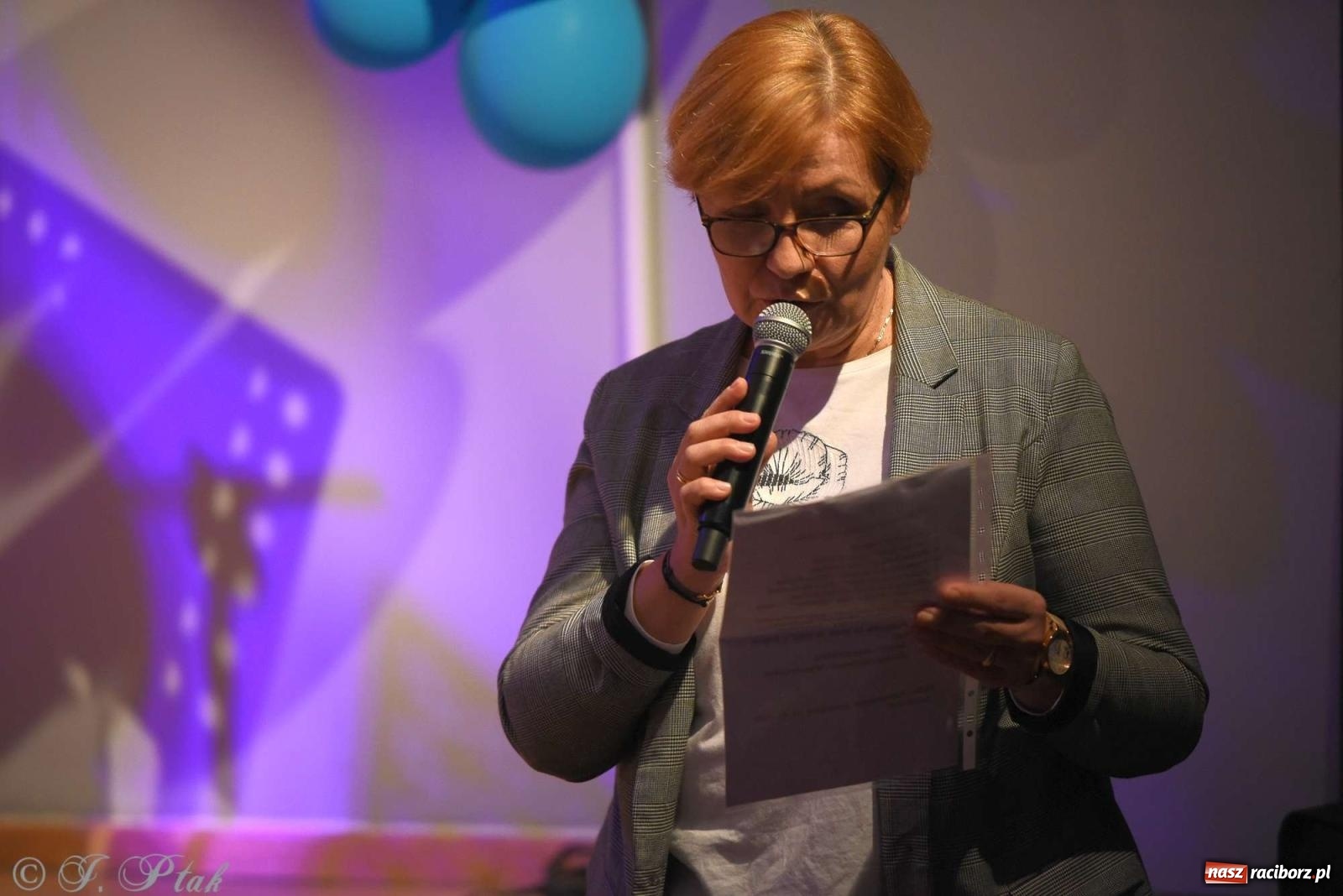 Zdjęcie w galerii na portalu naszraciborz.pl: Koncert zimowy na scenie w MDK-u wiadomości z regionu