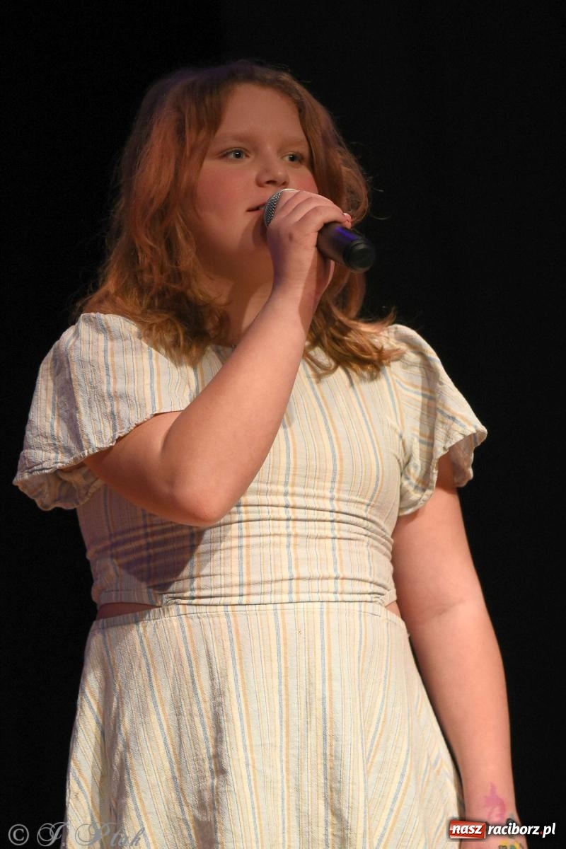 Zdjęcie w galerii na portalu naszraciborz.pl: Koncert zimowy na scenie w MDK-u wiadomości z regionu