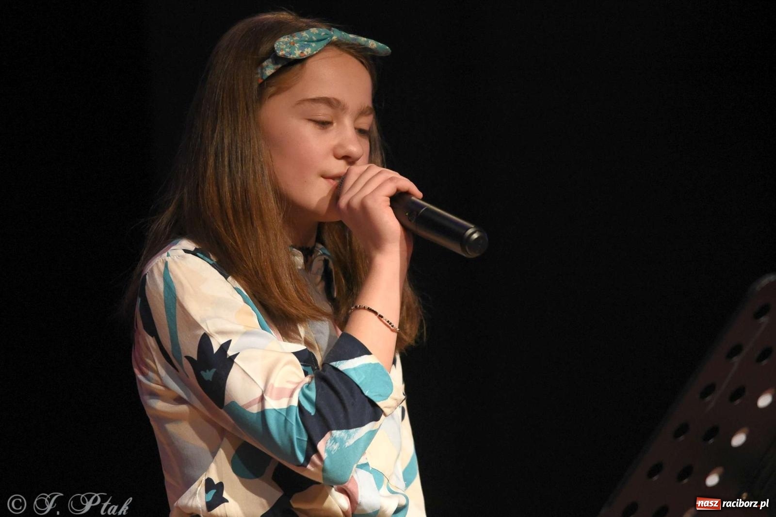 Zdjęcie w galerii na portalu naszraciborz.pl: Koncert zimowy na scenie w MDK-u wiadomości z regionu