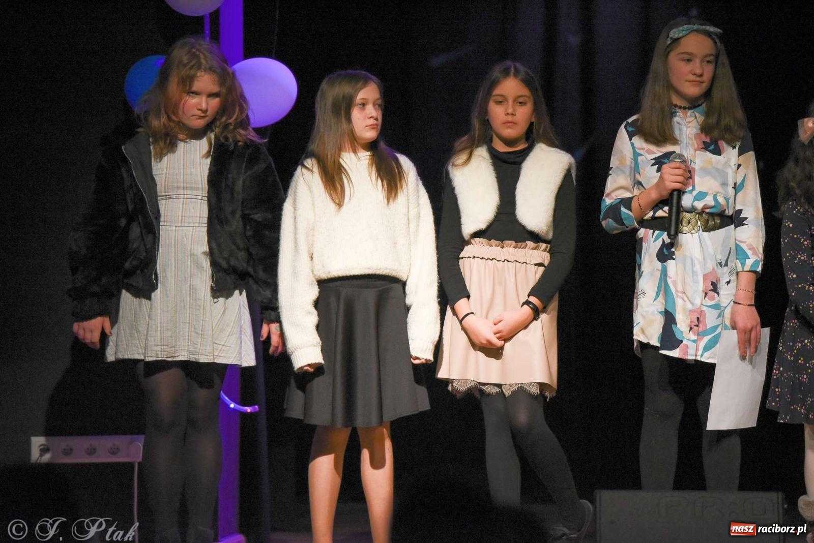 Zdjęcie w galerii na portalu naszraciborz.pl: Koncert zimowy na scenie w MDK-u wiadomości z regionu