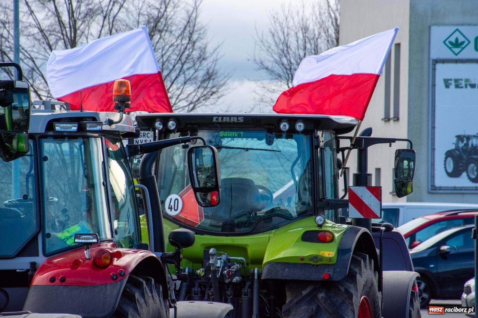 Zdjęcie w galerii na portalu naszraciborz.pl: Głód poczujesz, rolnika uszanujesz. Ponad setka maszyn wyjechała na DK 45 [FOTO i WIDEO] wiadomości z regionu