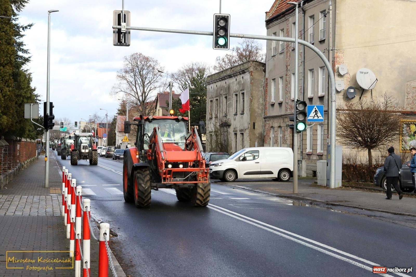 Zdjęcie w galerii na portalu naszraciborz.pl: Głód poczujesz, rolnika uszanujesz. Ponad setka maszyn wyjechała na DK 45 [FOTO i WIDEO] wiadomości z regionu