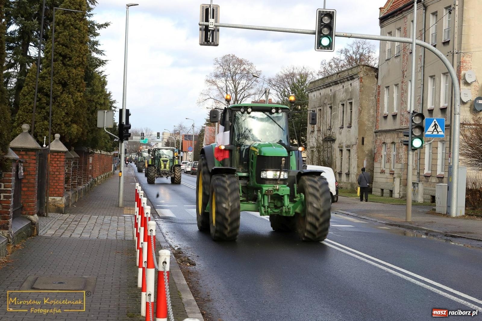 Zdjęcie w galerii na portalu naszraciborz.pl: Głód poczujesz, rolnika uszanujesz. Ponad setka maszyn wyjechała na DK 45 [FOTO i WIDEO] wiadomości z regionu