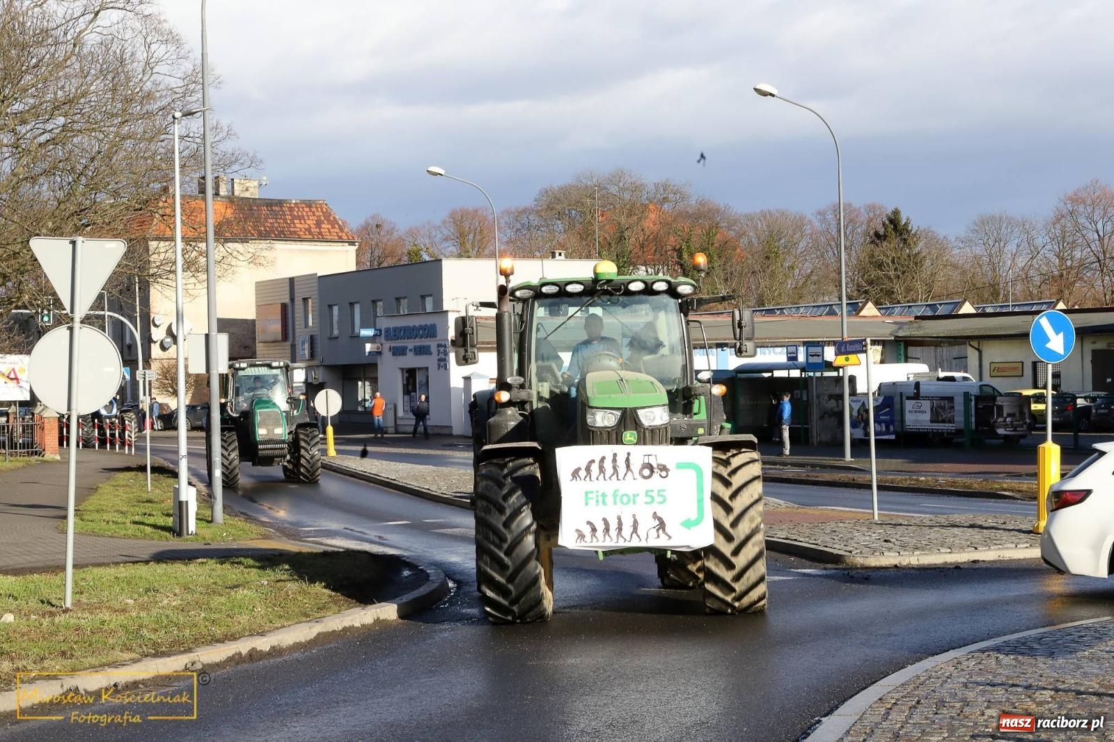 Zdjęcie w galerii na portalu naszraciborz.pl: Głód poczujesz, rolnika uszanujesz. Ponad setka maszyn wyjechała na DK 45 [FOTO i WIDEO] wiadomości z regionu