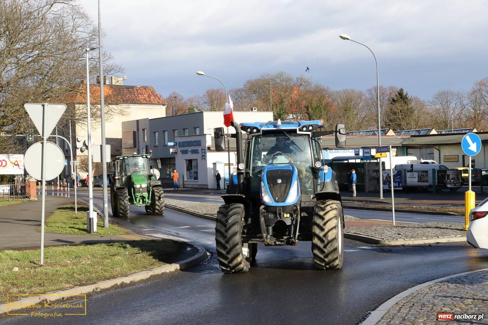 Zdjęcie w galerii na portalu naszraciborz.pl: Głód poczujesz, rolnika uszanujesz. Ponad setka maszyn wyjechała na DK 45 [FOTO i WIDEO] wiadomości z regionu