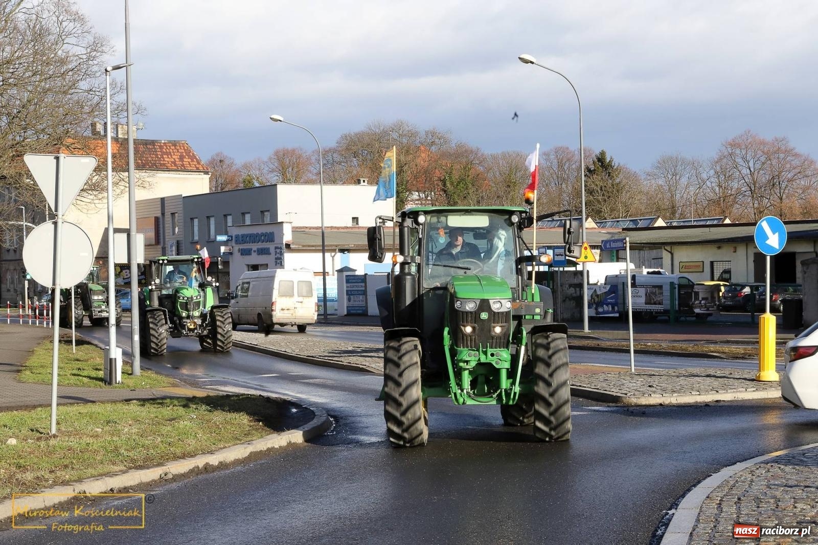 Zdjęcie w galerii na portalu naszraciborz.pl: Głód poczujesz, rolnika uszanujesz. Ponad setka maszyn wyjechała na DK 45 [FOTO i WIDEO] wiadomości z regionu