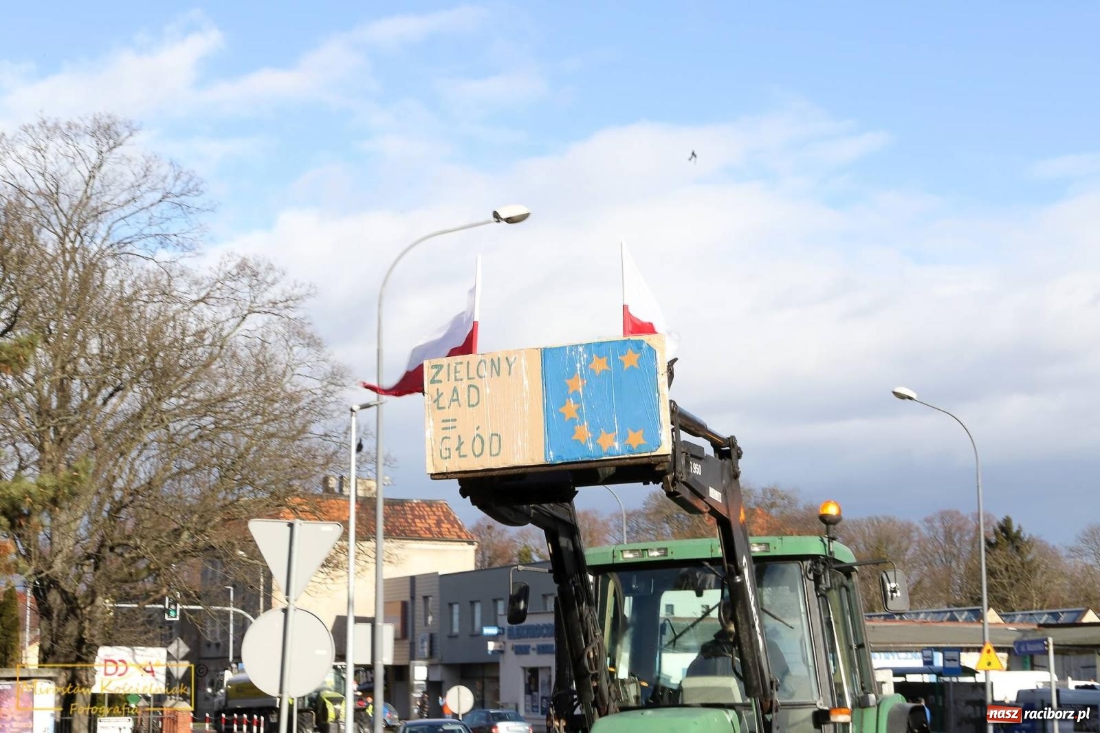 Zdjęcie w galerii na portalu naszraciborz.pl: Głód poczujesz, rolnika uszanujesz. Ponad setka maszyn wyjechała na DK 45 [FOTO i WIDEO] wiadomości z regionu