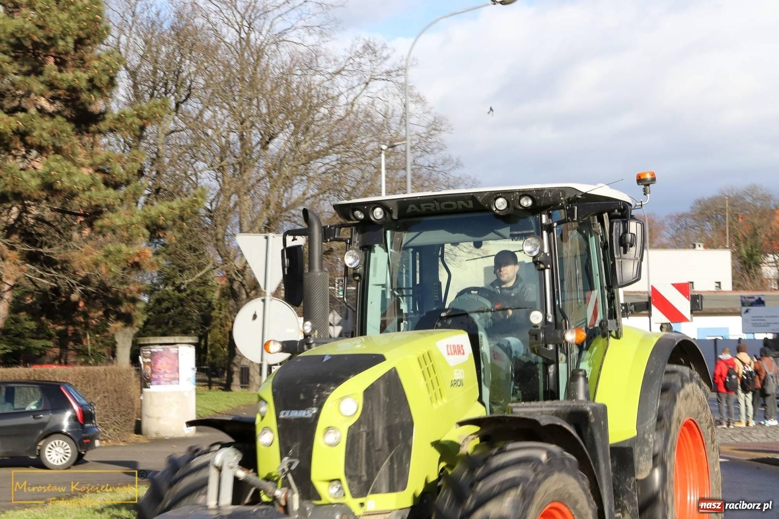 Zdjęcie w galerii na portalu naszraciborz.pl: Głód poczujesz, rolnika uszanujesz. Ponad setka maszyn wyjechała na DK 45 [FOTO i WIDEO] wiadomości z regionu