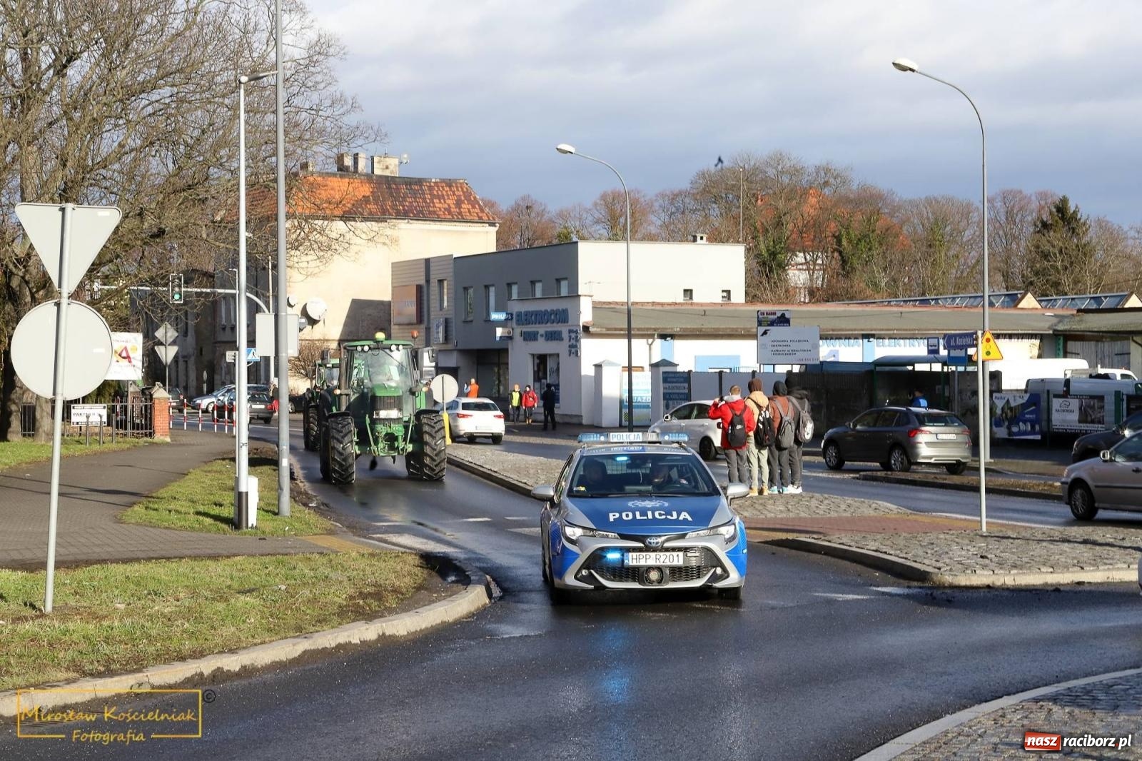 Zdjęcie w galerii na portalu naszraciborz.pl: Głód poczujesz, rolnika uszanujesz. Ponad setka maszyn wyjechała na DK 45 [FOTO i WIDEO] wiadomości z regionu