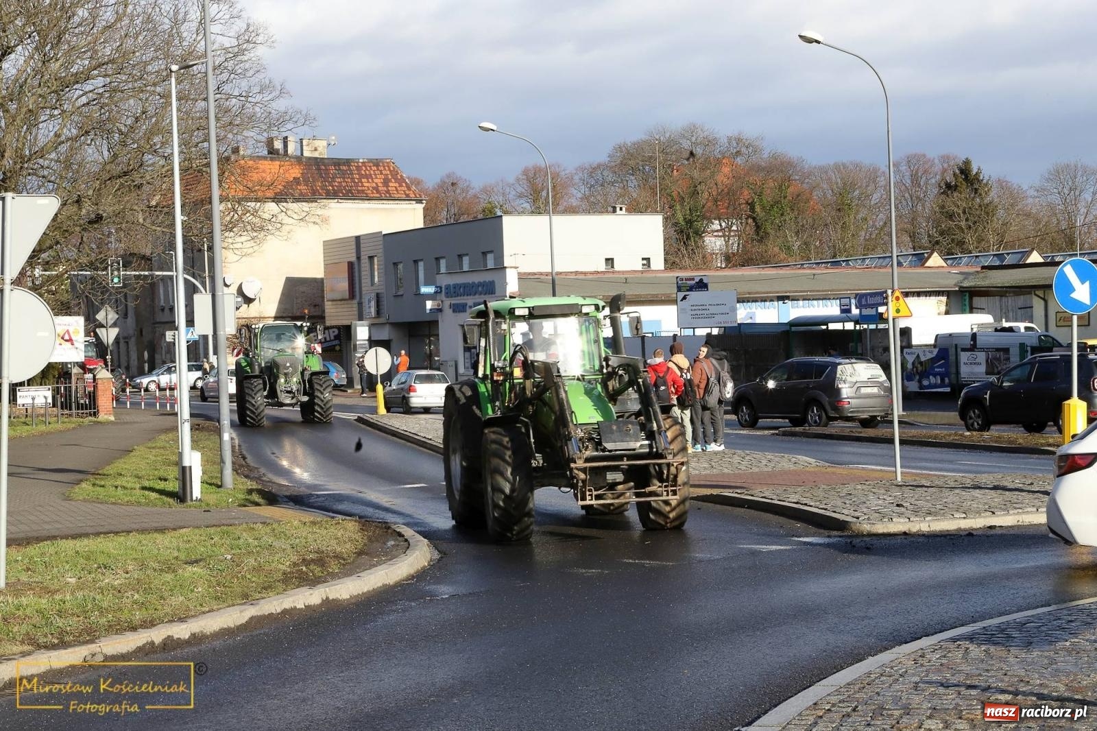 Zdjęcie w galerii na portalu naszraciborz.pl: Głód poczujesz, rolnika uszanujesz. Ponad setka maszyn wyjechała na DK 45 [FOTO i WIDEO] wiadomości z regionu