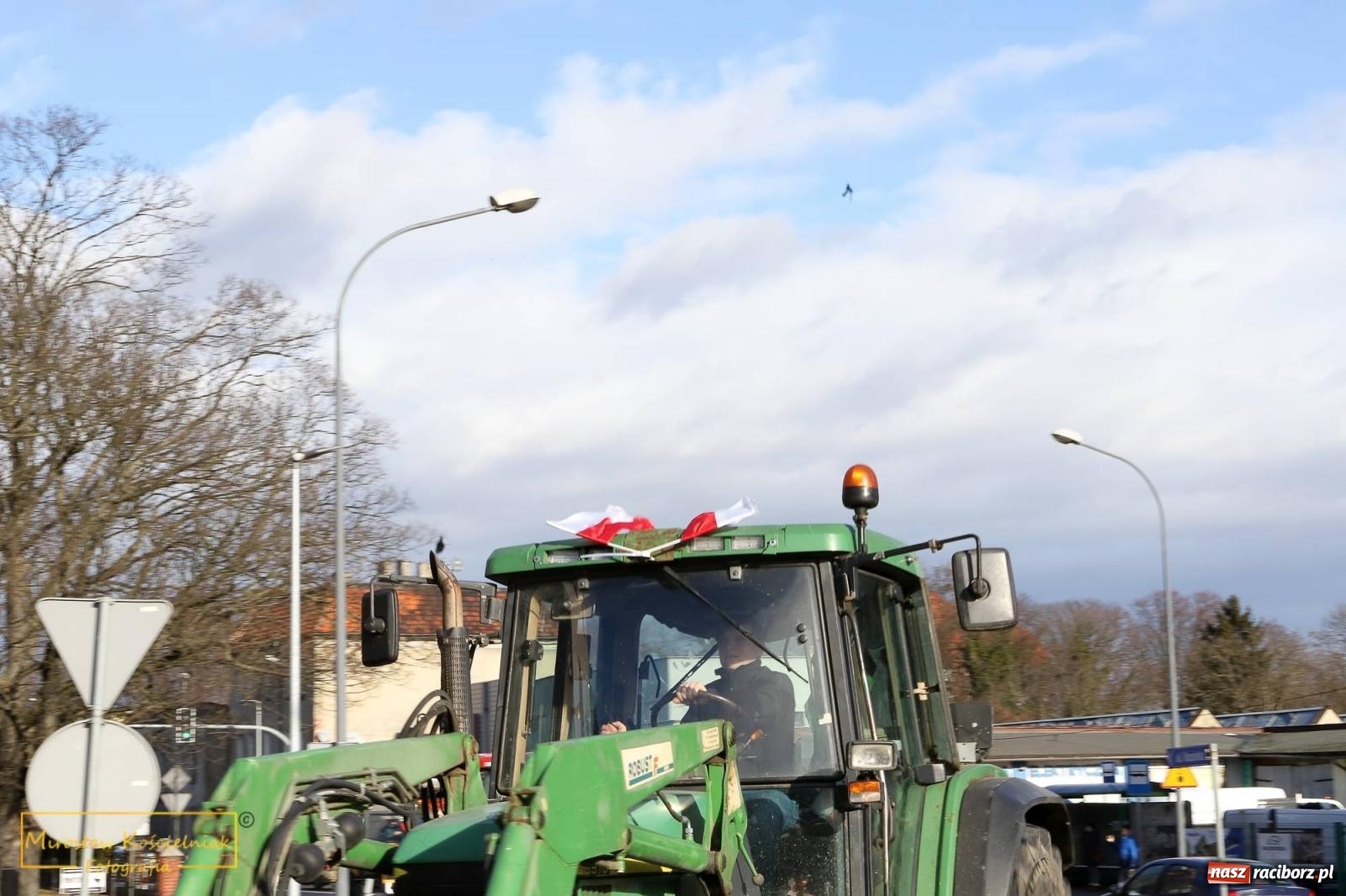 Zdjęcie w galerii na portalu naszraciborz.pl: Głód poczujesz, rolnika uszanujesz. Ponad setka maszyn wyjechała na DK 45 [FOTO i WIDEO] wiadomości z regionu