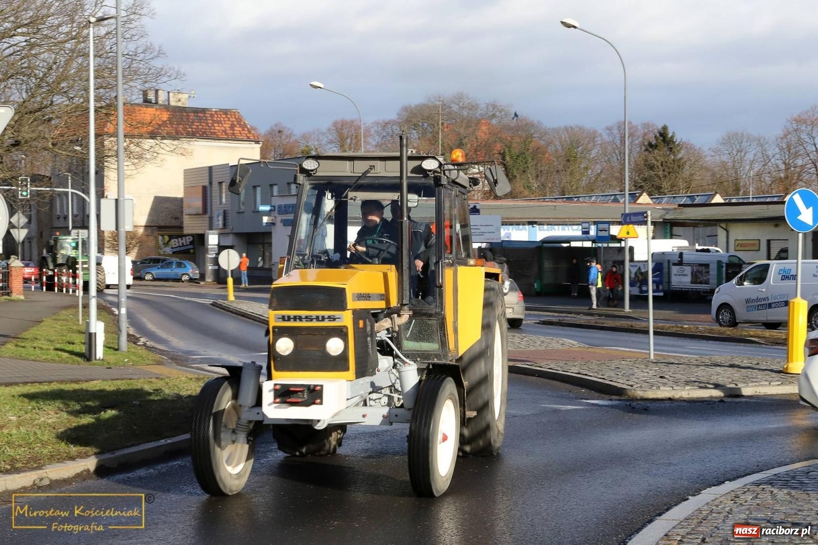 Zdjęcie w galerii na portalu naszraciborz.pl: Głód poczujesz, rolnika uszanujesz. Ponad setka maszyn wyjechała na DK 45 [FOTO i WIDEO] wiadomości z regionu