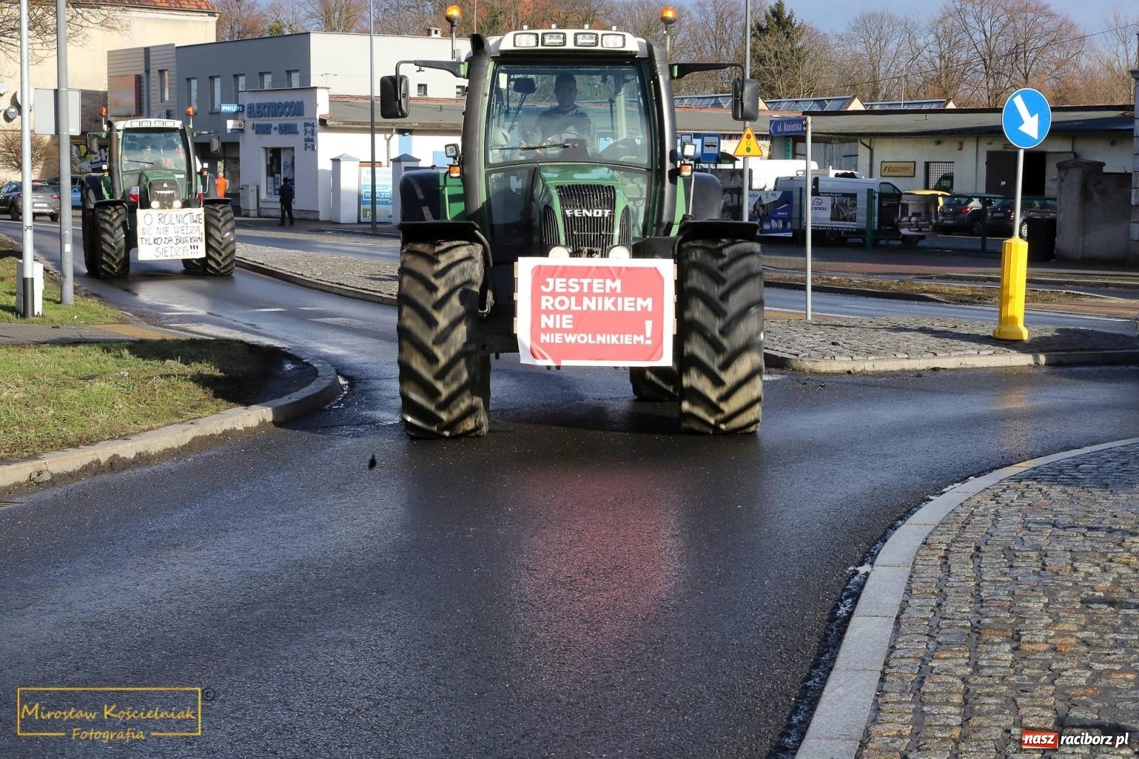 Zdjęcie w galerii na portalu naszraciborz.pl: Głód poczujesz, rolnika uszanujesz. Ponad setka maszyn wyjechała na DK 45 [FOTO i WIDEO] wiadomości z regionu