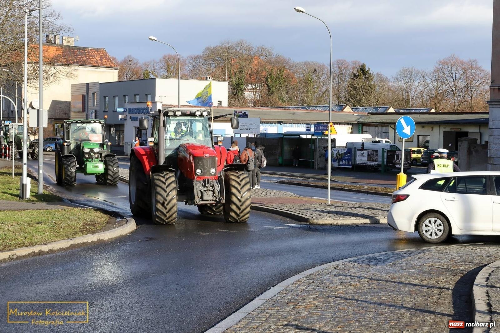 Zdjęcie w galerii na portalu naszraciborz.pl: Głód poczujesz, rolnika uszanujesz. Ponad setka maszyn wyjechała na DK 45 [FOTO i WIDEO] wiadomości z regionu