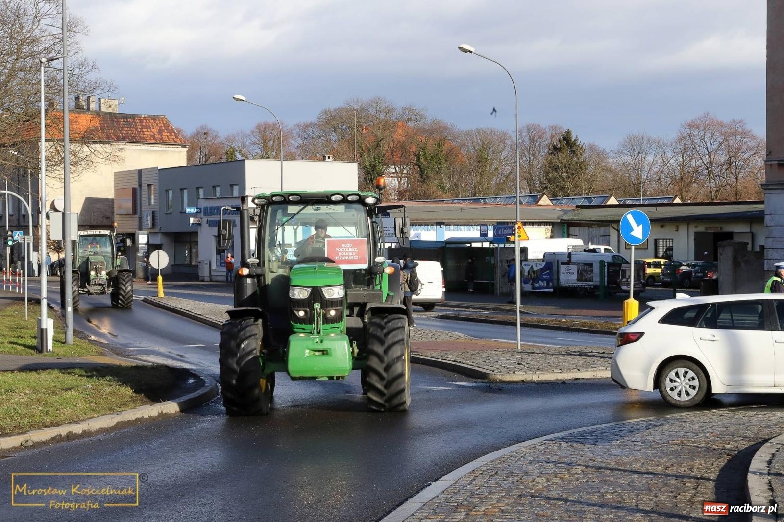 Zdjęcie w galerii na portalu naszraciborz.pl: Głód poczujesz, rolnika uszanujesz. Ponad setka maszyn wyjechała na DK 45 [FOTO i WIDEO] wiadomości z regionu