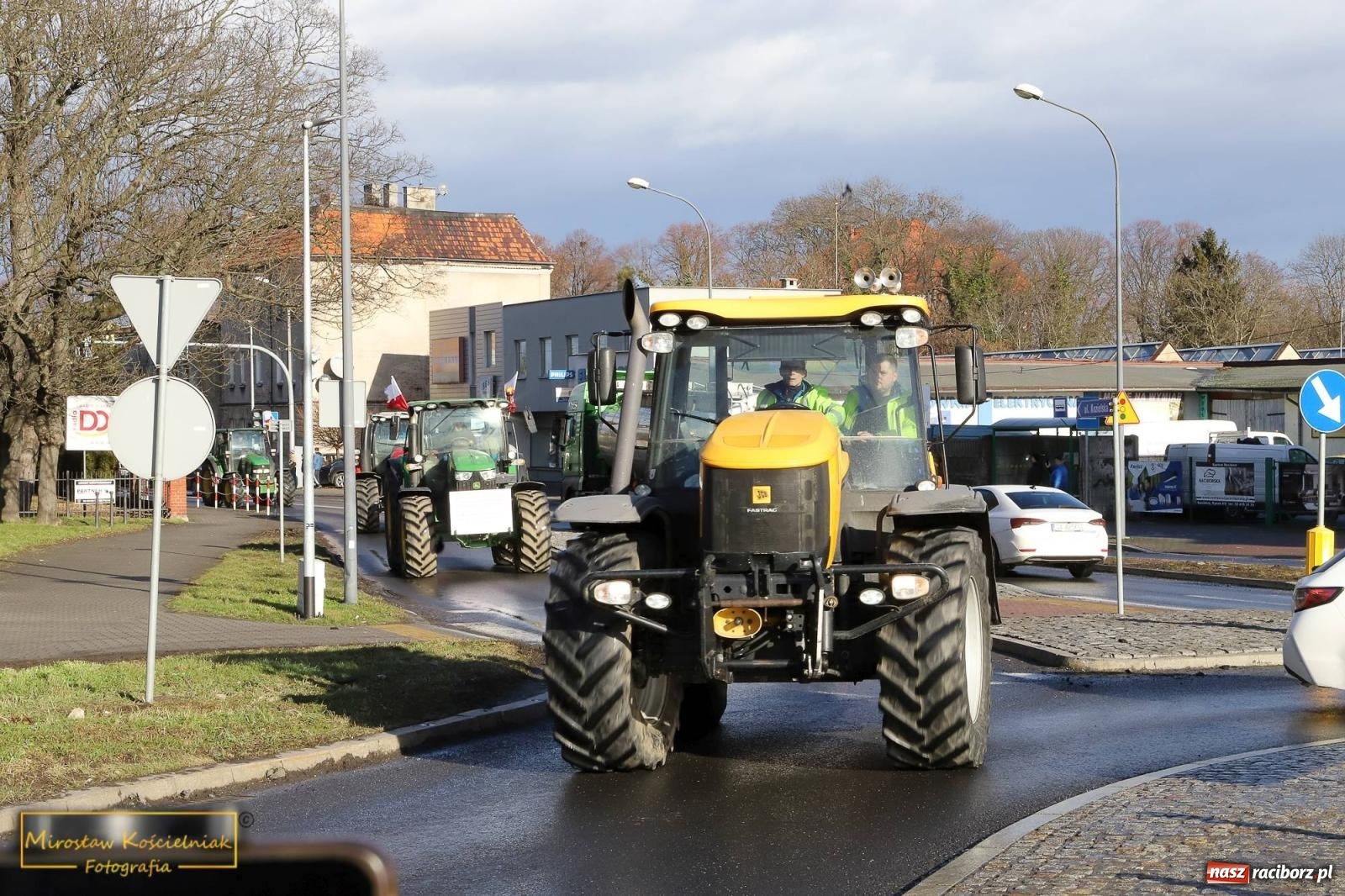 Zdjęcie w galerii na portalu naszraciborz.pl: Głód poczujesz, rolnika uszanujesz. Ponad setka maszyn wyjechała na DK 45 [FOTO i WIDEO] wiadomości z regionu