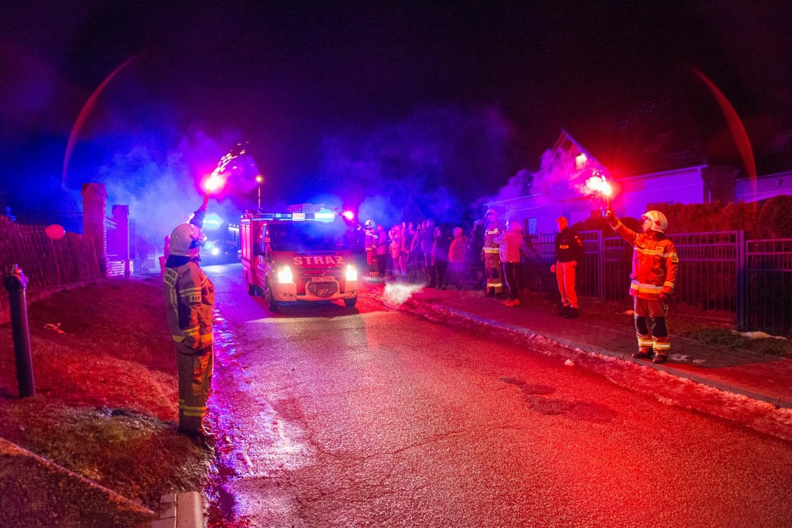 Zdjęcie w galerii na portalu naszraciborz.pl: Strażacy z OSP Modzurów przywitali nowy wóz bojowy [FOTO i WIDEO] wiadomości z regionu