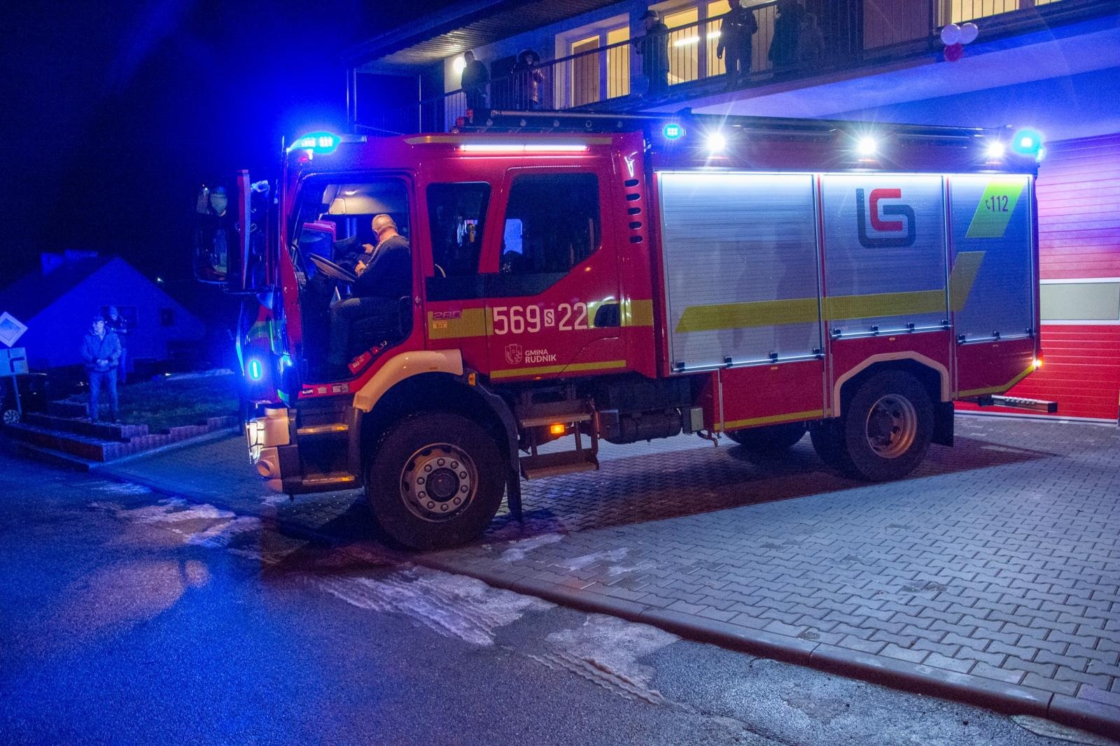 Zdjęcie w galerii na portalu naszraciborz.pl: Strażacy z OSP Modzurów przywitali nowy wóz bojowy [FOTO i WIDEO] wiadomości z regionu