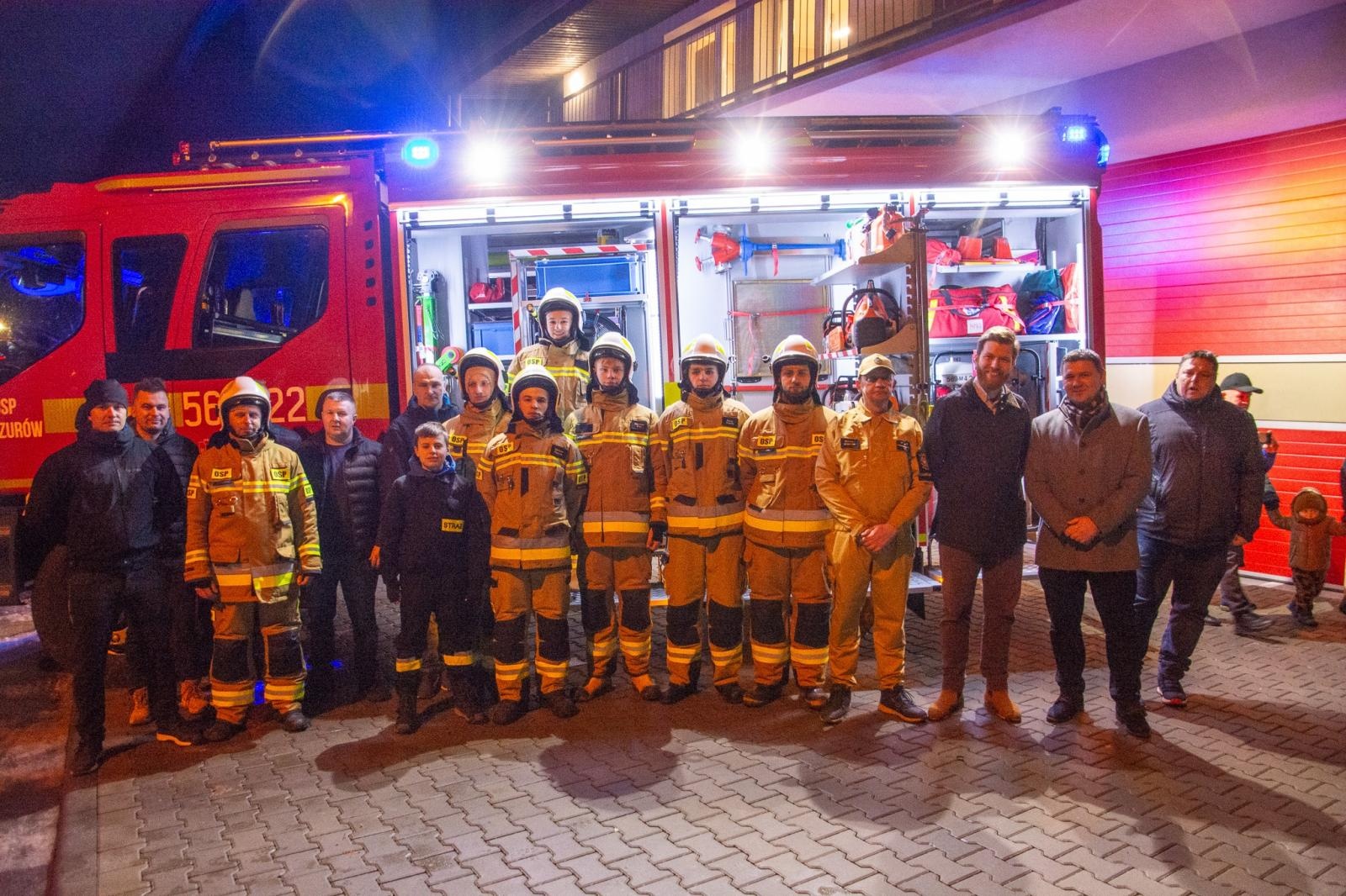 Zdjęcie w galerii na portalu naszraciborz.pl: Strażacy z OSP Modzurów przywitali nowy wóz bojowy [FOTO i WIDEO] wiadomości z regionu