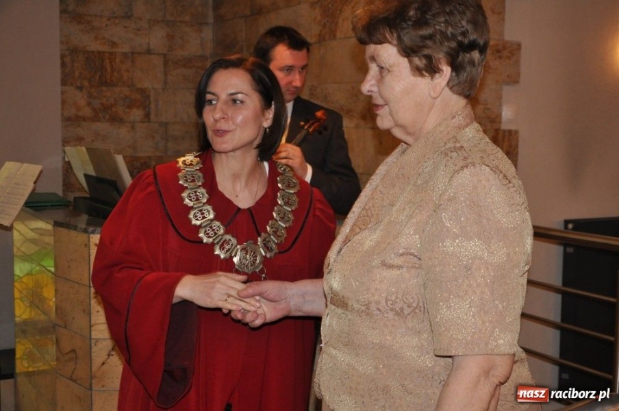 Zdjęcie w galerii na portalu naszraciborz.pl: Z piosenką wyśpiewaną przez wnuczęta wiadomości z regionu