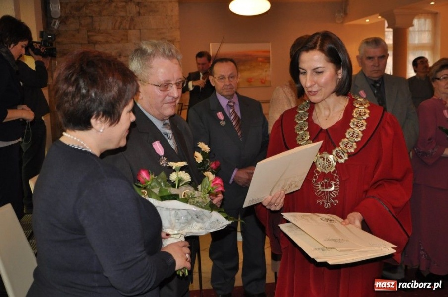 Zdjęcie w galerii na portalu naszraciborz.pl: Z piosenką wyśpiewaną przez wnuczęta wiadomości z regionu