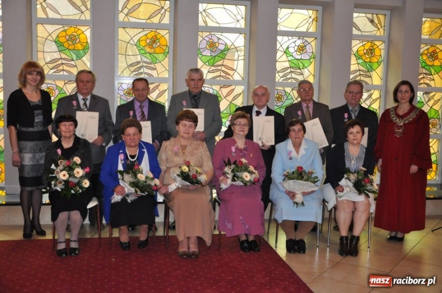 Zdjęcie w galerii na portalu naszraciborz.pl: Z piosenką wyśpiewaną przez wnuczęta wiadomości z regionu