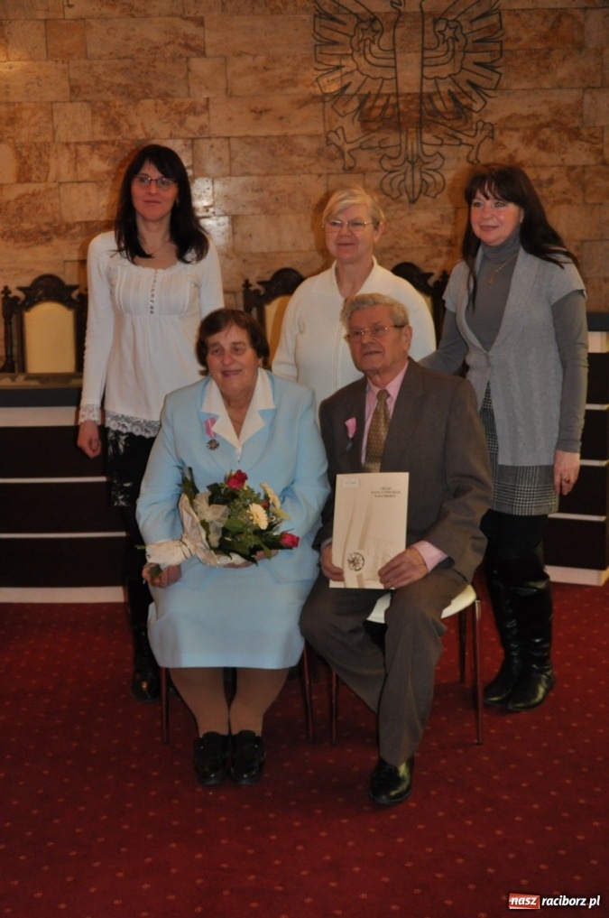 Zdjęcie w galerii na portalu naszraciborz.pl: Z piosenką wyśpiewaną przez wnuczęta wiadomości z regionu