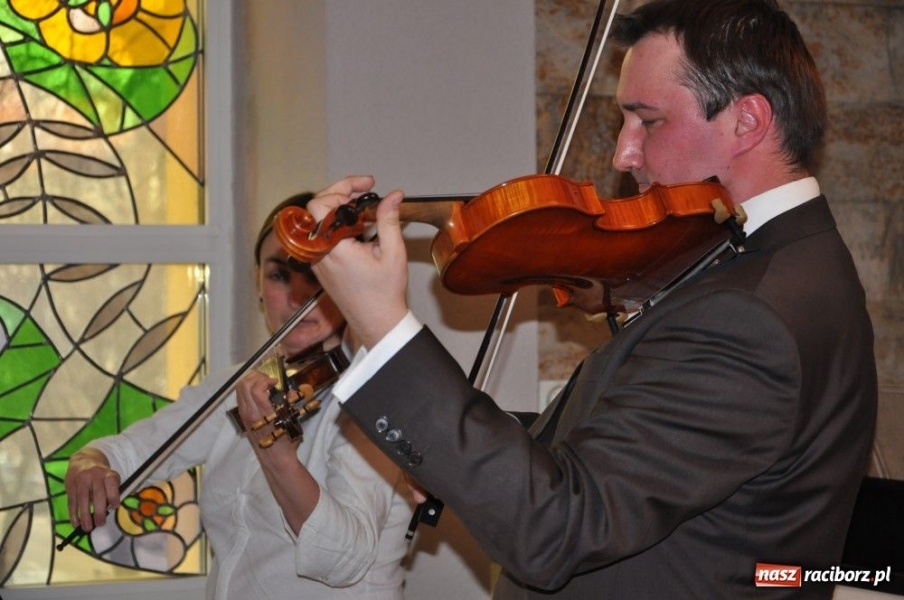 Zdjęcie w galerii na portalu naszraciborz.pl: Z piosenką wyśpiewaną przez wnuczęta wiadomości z regionu