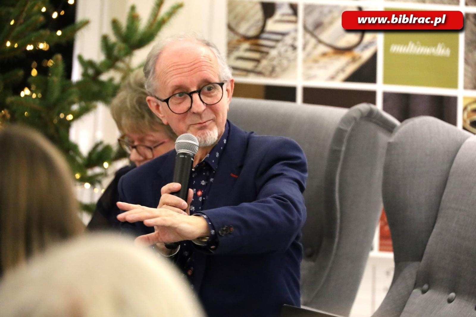 Zdjęcie w galerii na portalu naszraciborz.pl: Grażyna Drobek-Bukowska z medalem Zasłużony dla Kultury Polskiej wiadomości z regionu