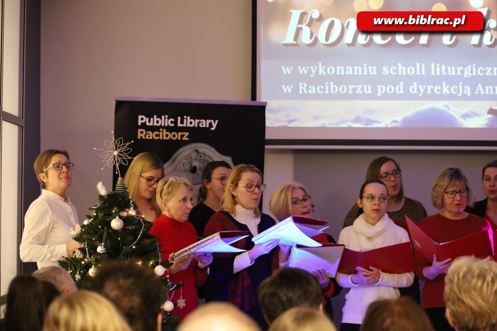 Zdjęcie w galerii na portalu naszraciborz.pl: Wieczór kolęd, pastorałek i pieśni adwentowych w raciborskiej bibliotece wiadomości z regionu