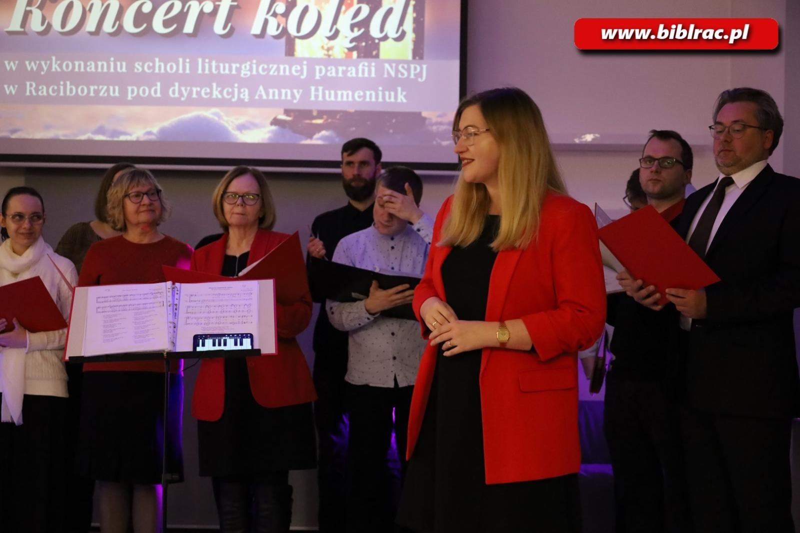 Zdjęcie w galerii na portalu naszraciborz.pl: Wieczór kolęd, pastorałek i pieśni adwentowych w raciborskiej bibliotece wiadomości z regionu