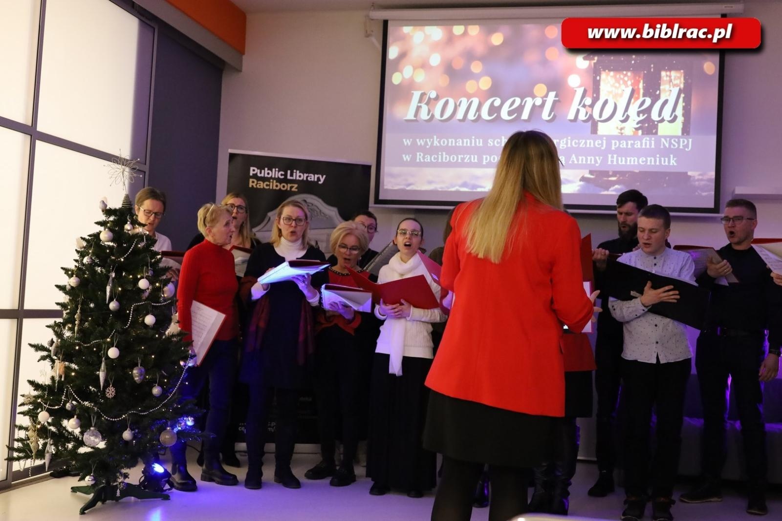 Zdjęcie w galerii na portalu naszraciborz.pl: Wieczór kolęd, pastorałek i pieśni adwentowych w raciborskiej bibliotece wiadomości z regionu