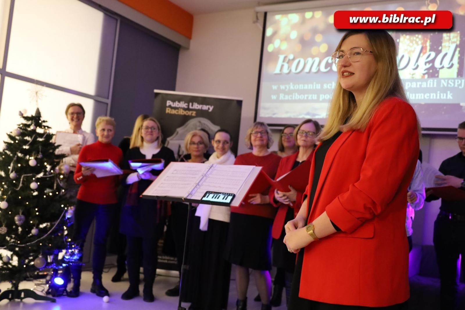 Zdjęcie w galerii na portalu naszraciborz.pl: Wieczór kolęd, pastorałek i pieśni adwentowych w raciborskiej bibliotece wiadomości z regionu