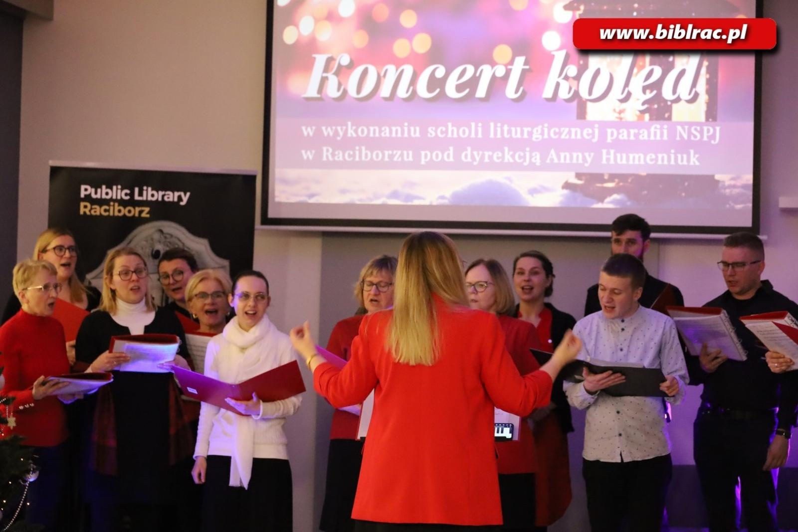 Zdjęcie w galerii na portalu naszraciborz.pl: Wieczór kolęd, pastorałek i pieśni adwentowych w raciborskiej bibliotece wiadomości z regionu