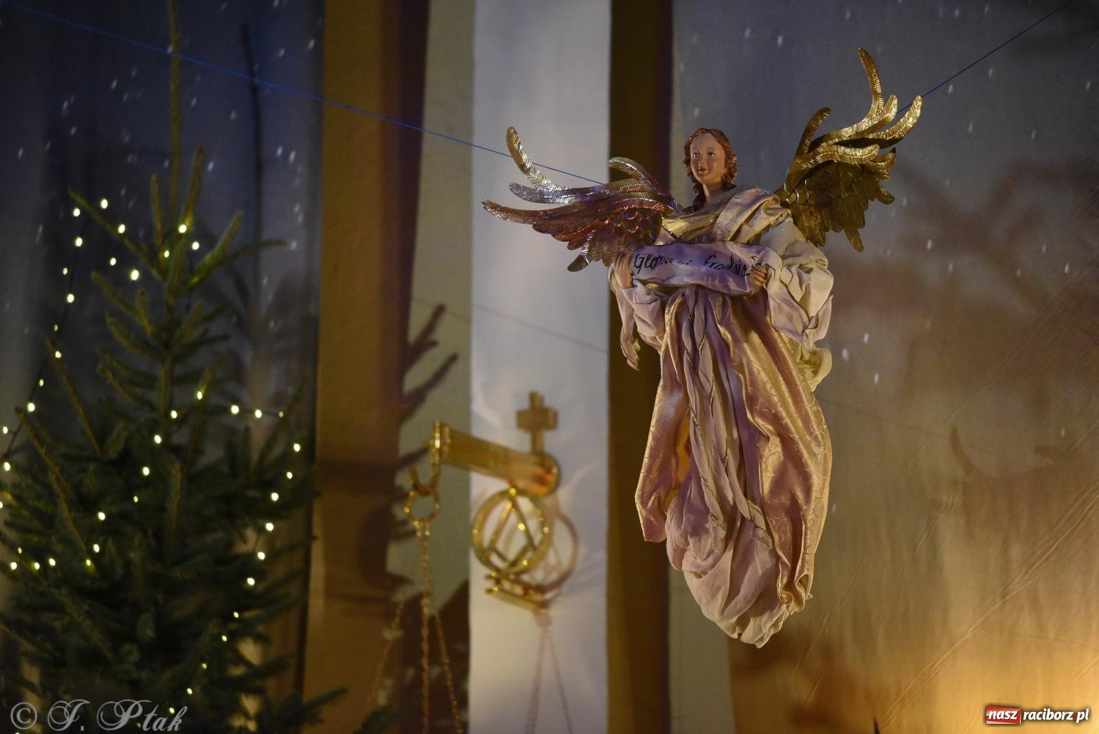 Zdjęcie w galerii na portalu naszraciborz.pl: Kolędowanie dla dzieci w kościele NSPJ wiadomości z regionu